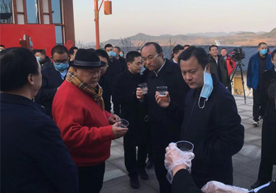 花椒基地迎“儀隴縣重大項(xiàng)目開(kāi)工暨項(xiàng)目拉練現(xiàn)場(chǎng)會(huì)”取得圓滿(mǎn)成功